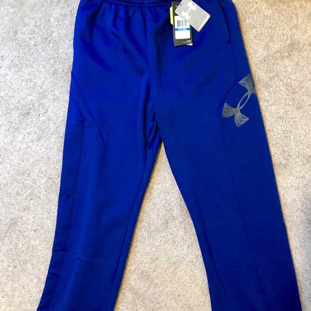 💸 SOLD OFF SITE: Thick Under Armour Sweatpants